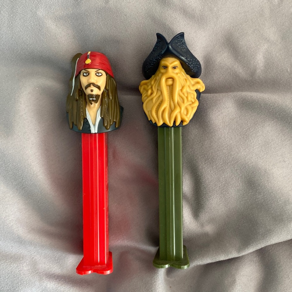 Pirates of Caribbean pez dispensers like new